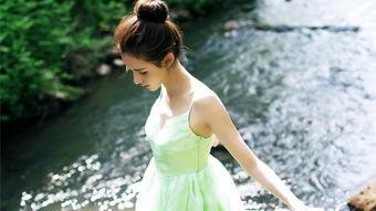 张予曦海边照片,演绎夏日浪漫风情